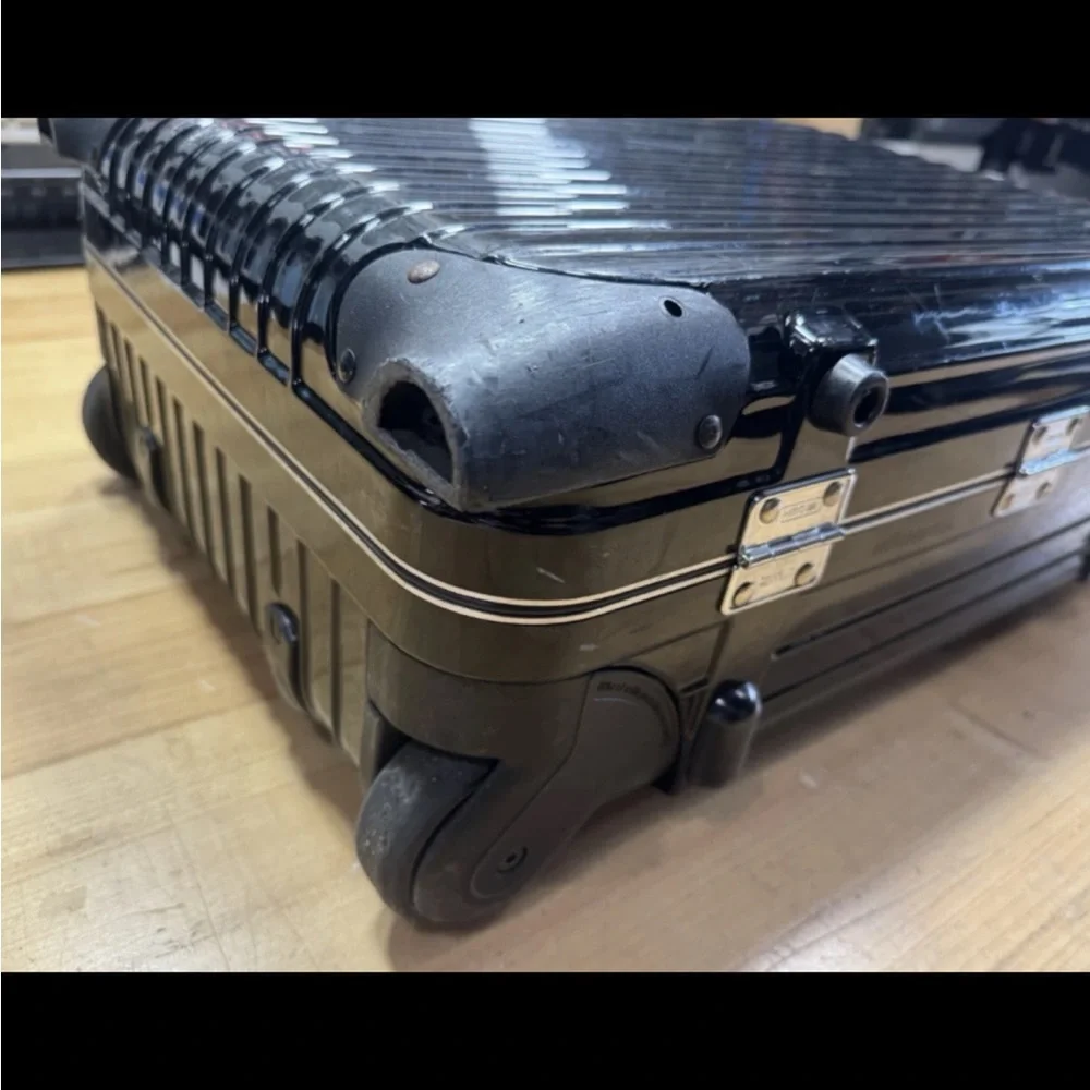 Rimowa Salsa 33L Black 2-wheels Carry Case Suitcase USED